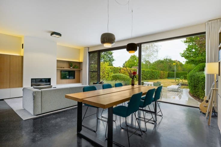 Prachtige instapklare woning met 3 slpkrs op een toploca...