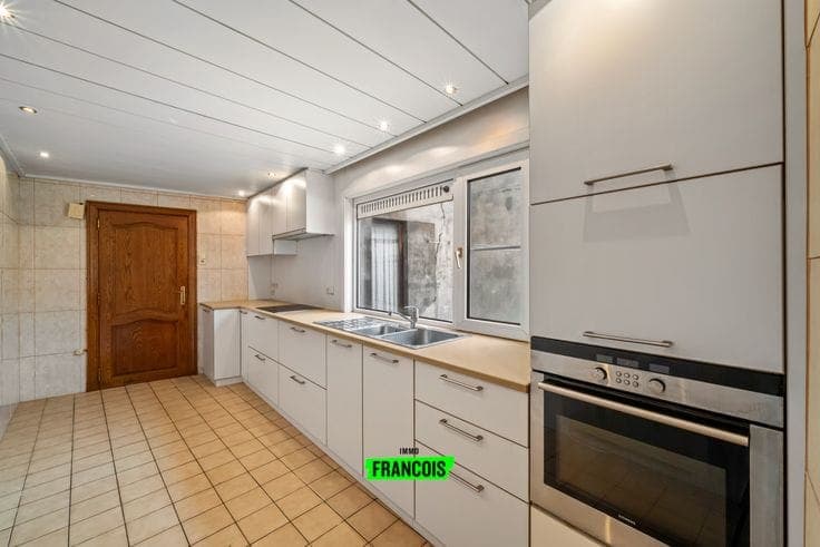 Spacious house with four bedrooms near Ostend city center (…
