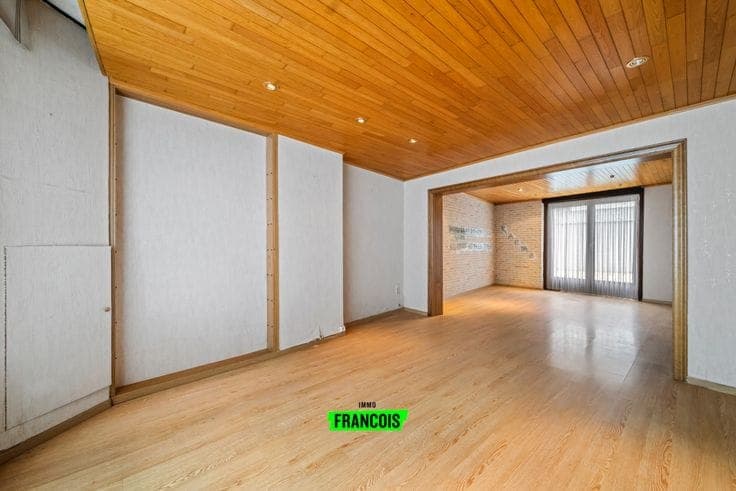 Spacious house with four bedrooms near Ostend city center (…