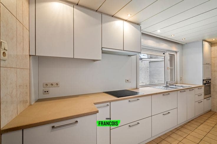 Spacious house with four bedrooms near Ostend city center (…