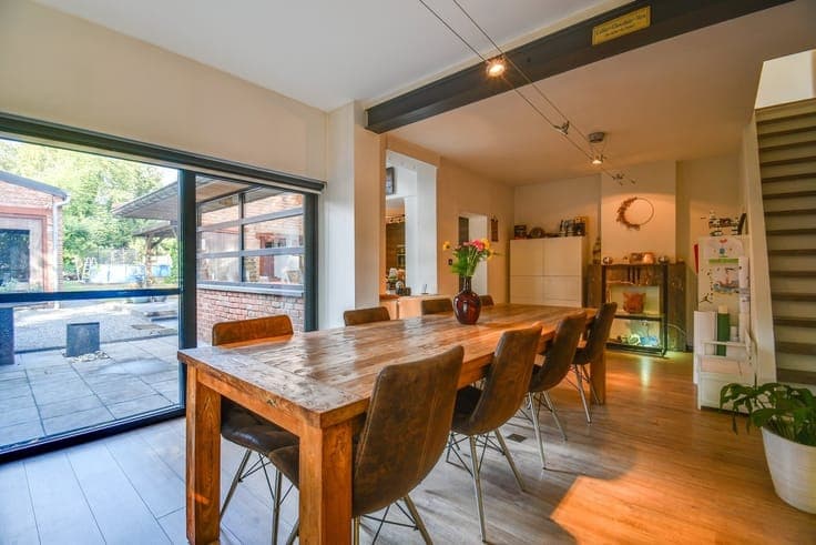 Move-in-ready home with a spacious hangar near the center of