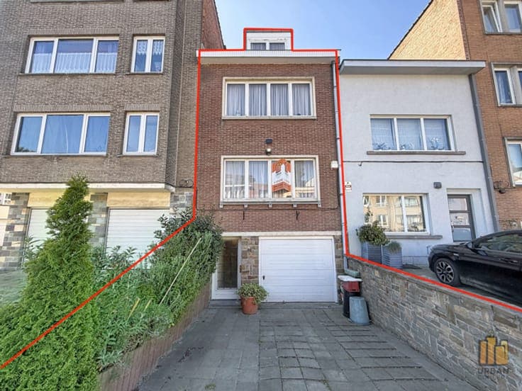 House 3 bedrooms / 135 m² / prime location / to renovate
