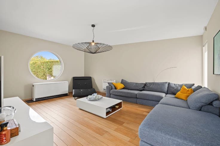 Riante, instapklare villa met tuinpaviljoen en garage op ...