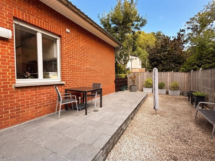 Jolie maison 3 façades avec garage et jardin