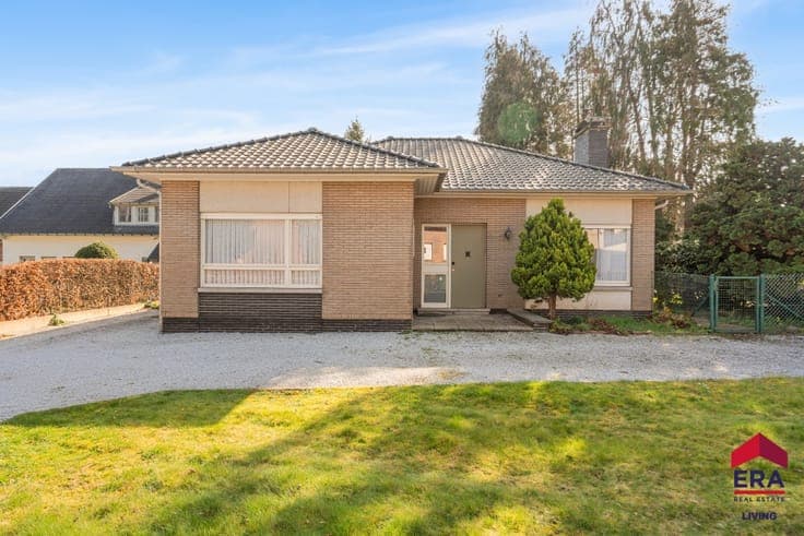 Bungalow with 3 bedrooms, garage and garden in Welle