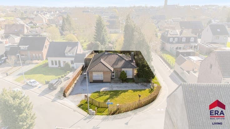 Bungalow with 3 bedrooms, garage and garden in Welle