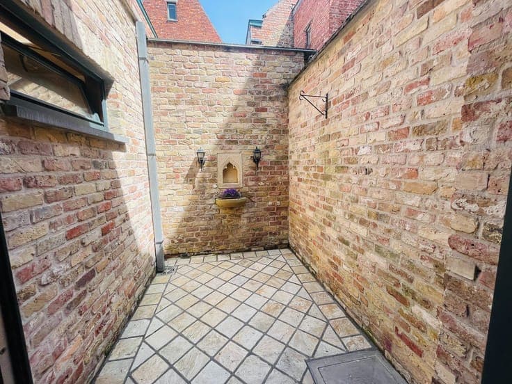 Brugge centrum, in charmante rustige straat, NETTE KARAK...