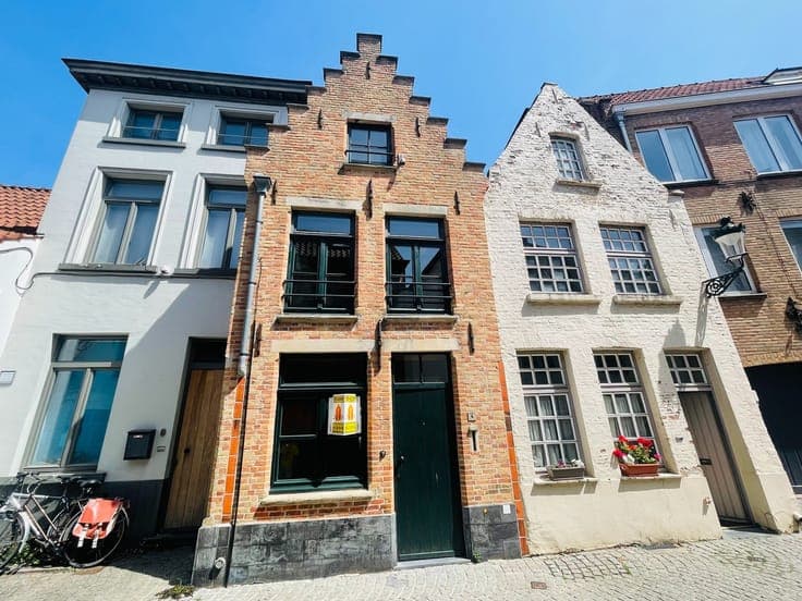 Brugge centrum, in charmante rustige straat, NETTE KARAK...