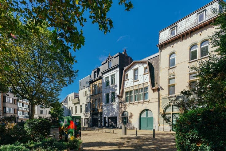 Spacious, classic townhouse with modern comfort