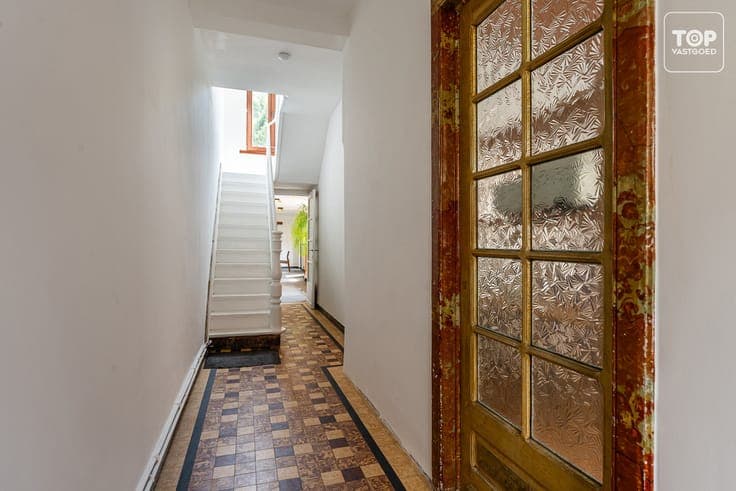 Lichtrijke woning met prachtige tuin op rustige ligging