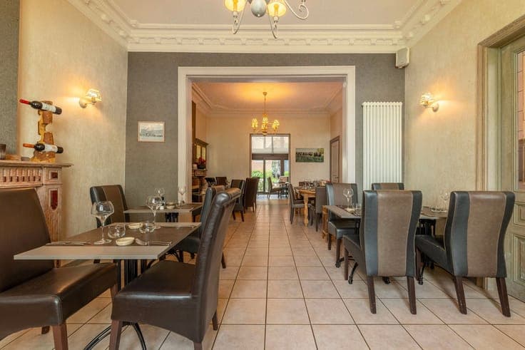 Propriété RARE - restaurant au rez et appartement à l'étage