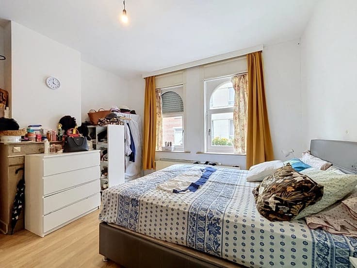 TO BE REFRESHED - INVESTMENT PROPERTY WITH 3 UNITS + GARDEN