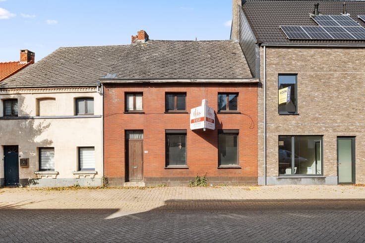 Te renoveren woning met tuin in centrum Westmeerbeek