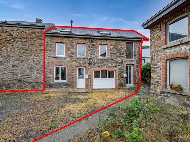 Charming 5-bedroom stone house in the heart of Lavacherie