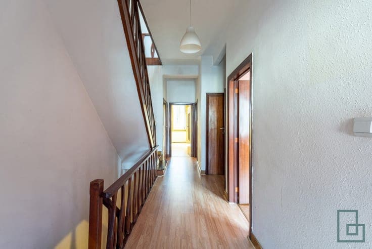 MIXED USE BUILDING WITH PERMIT (3 UNITS+ OFFICES)