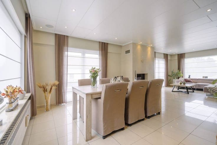 Exclusive ready-to-move-in villa with spacious garden in Oos