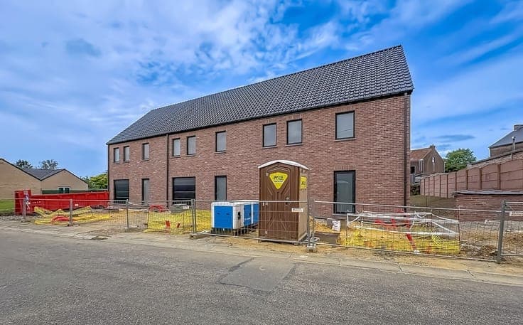 A VENDRE 2 MAISONS CLE SUR PORTE