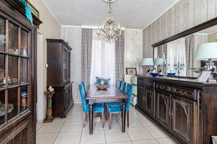Centrally located house (125 sqm) with 3 bedrooms and 2 outd