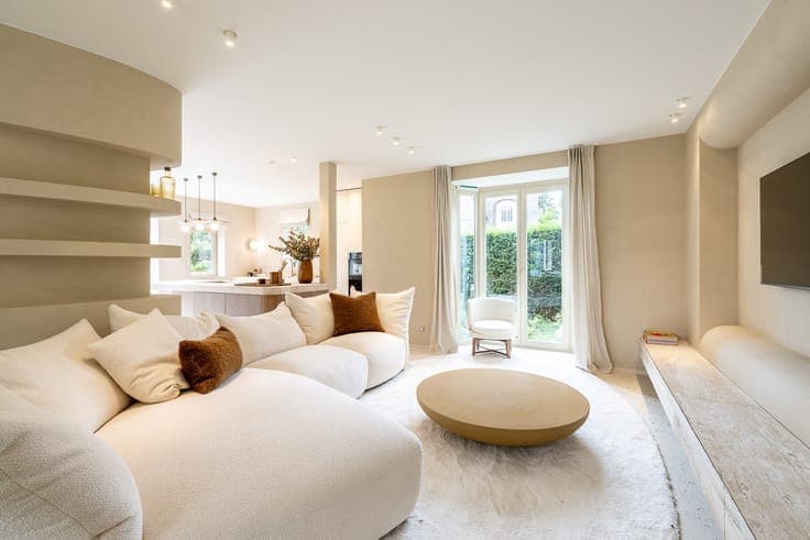 Very luxurious and charmingly renovated semi-detached villa
