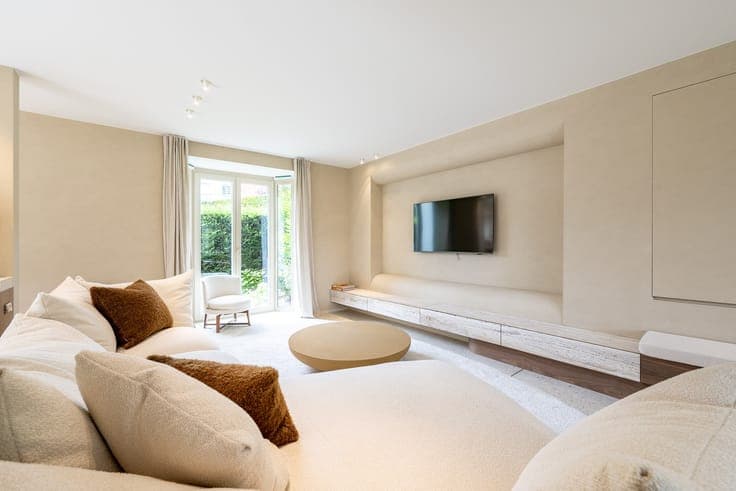 Very luxurious and charmingly renovated semi-detached villa