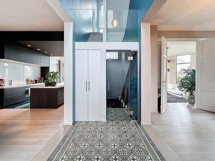 Exceptional manor house with professional space
