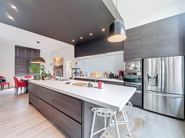 Exceptional manor house with professional space