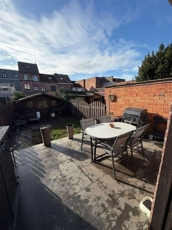 Ruime woning met zonnige tuin!