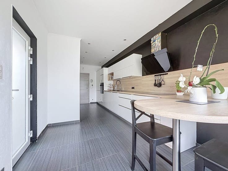 MAISON BEL ETAGE - 2CH - GARAGE - TERRASSE - JARDIN