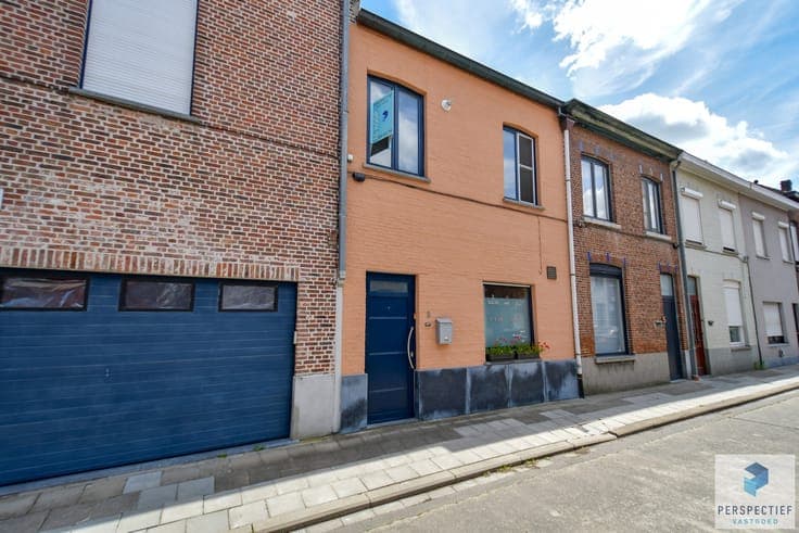 Mooie ruime instapklare woning met grote stadskoer