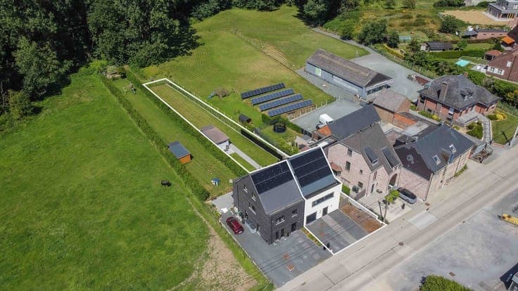 NZEB home: 4 bedrooms, 3 baths & green views
