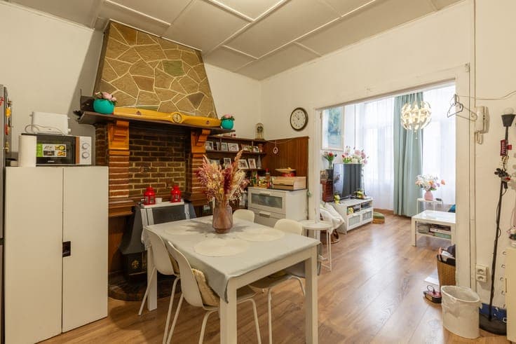 Te renoveren woning met 4 slpk en veel potentieel