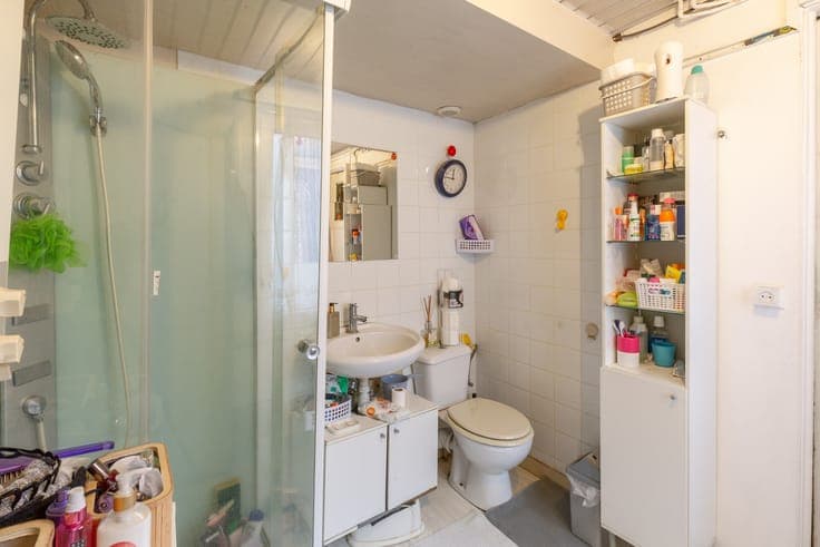 Te renoveren woning met 4 slpk en veel potentieel