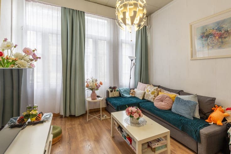 Te renoveren woning met 4 slpk en veel potentieel