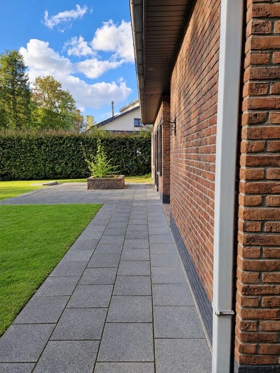 Detached Villa with Large Garden in Zonnebos