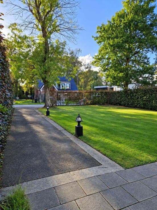 Detached Villa with Large Garden in Zonnebos