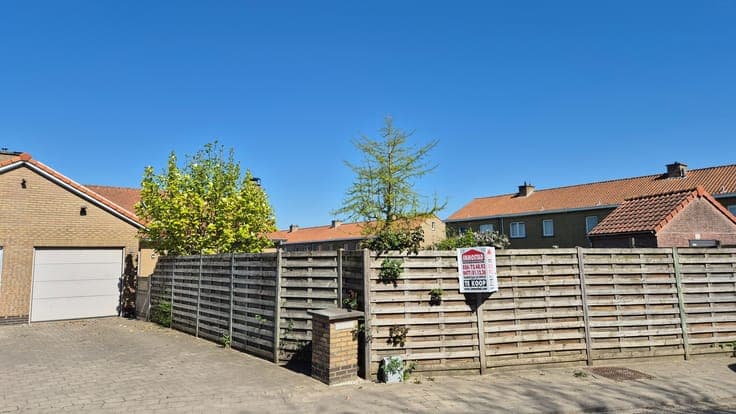 Prachtige instapklare en lichtrijke woning met 4 slpkrs, ...