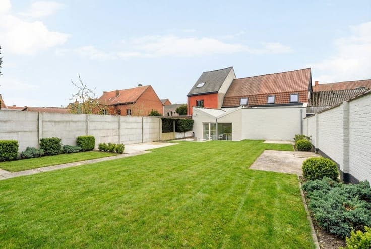 Hippe stadswoning met 2 slk en grote tuin