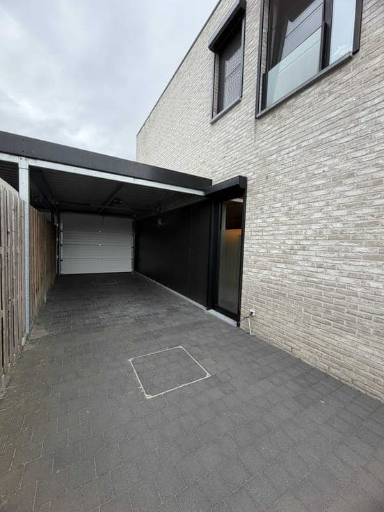 Rustig gelegen recente woning op een perceel van 4a 60ca