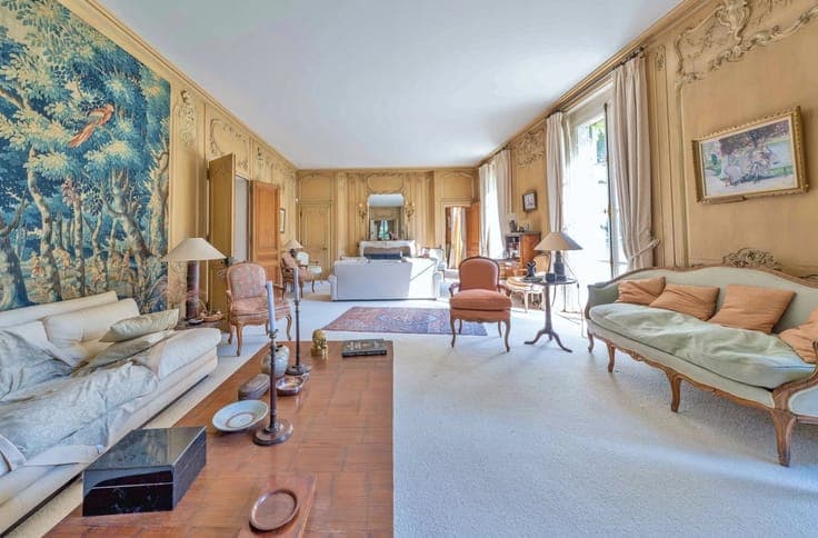 Beautiful and unique property adjacent to the Forêt de Soign