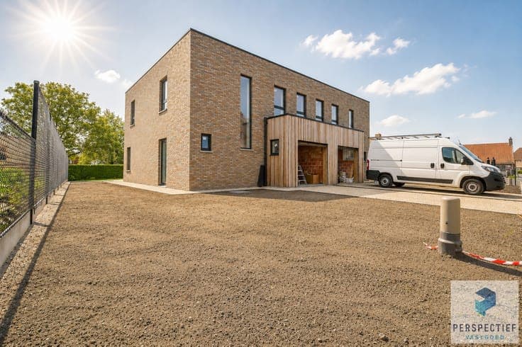 Rustig gelegen afgewerkte moderne nieuwbouwwoning (BEN) m...