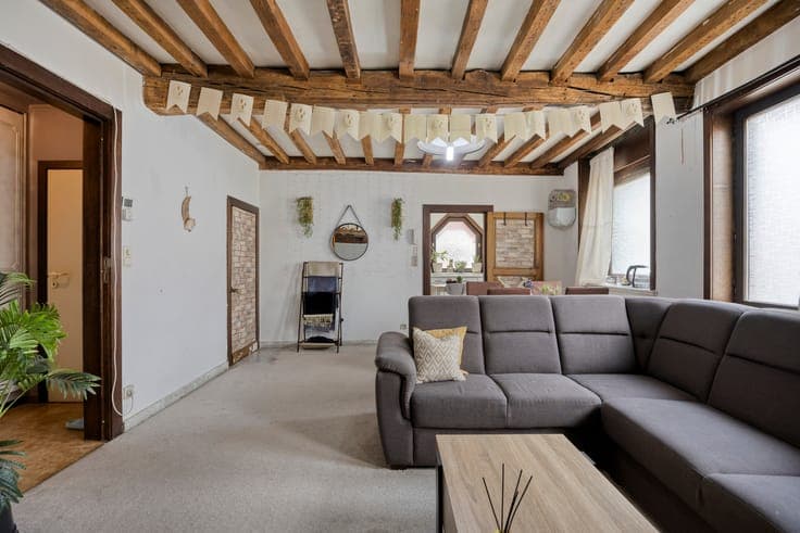 Versatile investment property or family home for sale in Ghe