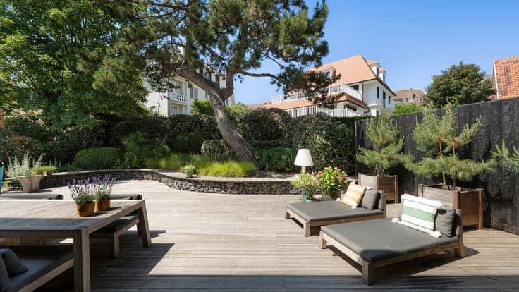 Art Deco villa for sale near the beach in the heart of Knokk
