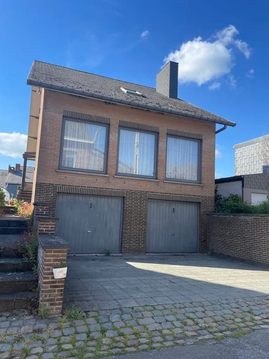 House in Les Bons Villers
