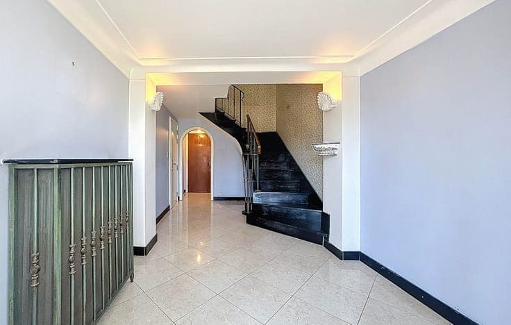 Move-in ready house of approximately 214 m² with garage and