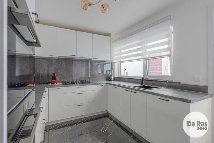 AALST - Volledig gerenoveerde woning - 6 slpks - 2 badkms.