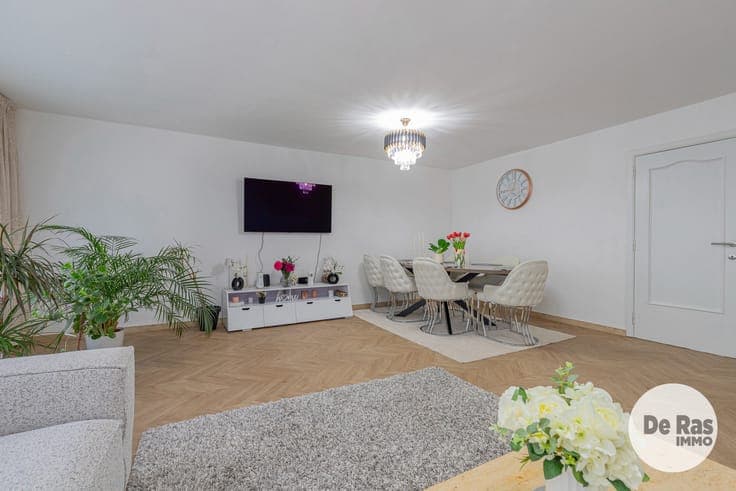 AALST - Volledig gerenoveerde woning - 6 slpks - 2 badkms.