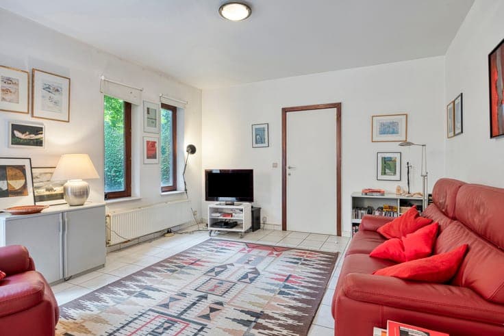 Semi-detached family home, 5 bedrooms in Dilbeek