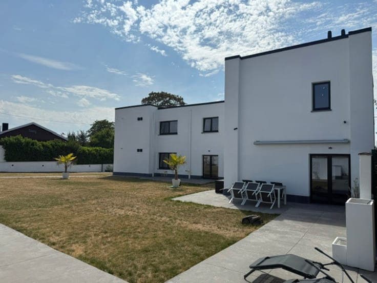 House in Courcelles