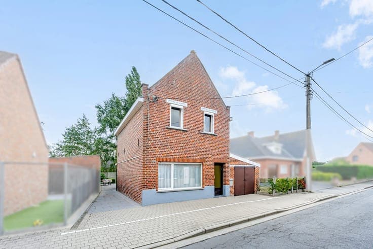 Te renoveren woning op zeer gunstige locatie in Torhout