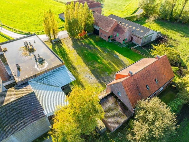 Fantastic rothouse on the border between Izegem and Lendeled